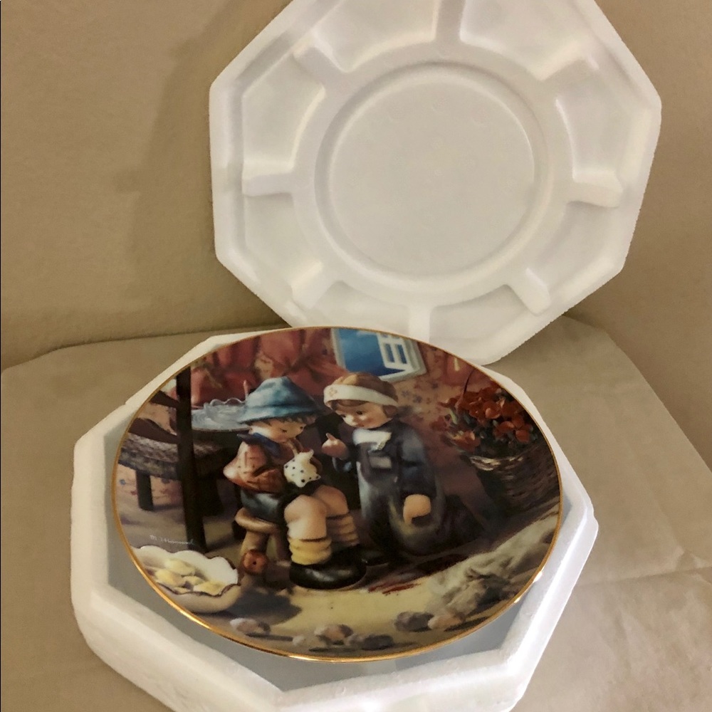 M.J. Hummel “Tender Loving Care” Collectible Plate - Picture 3 of 8